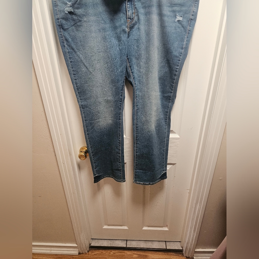 Levi’s Classic Straight Jeans Women’s 22W Light Blue Denim NWT Plus Size - Picture 6 of 12